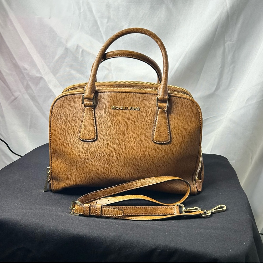 MICHAEL KORS Medium Reese Leather Satchel